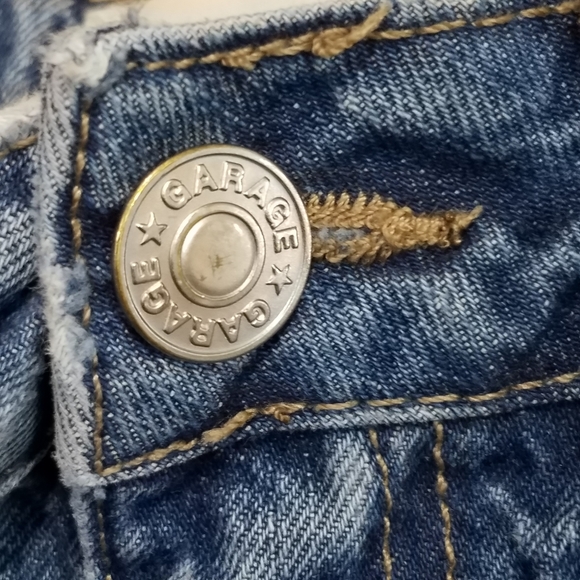 Garage  Disstressed cut off shorts Size 5 - Picture 2 of 7